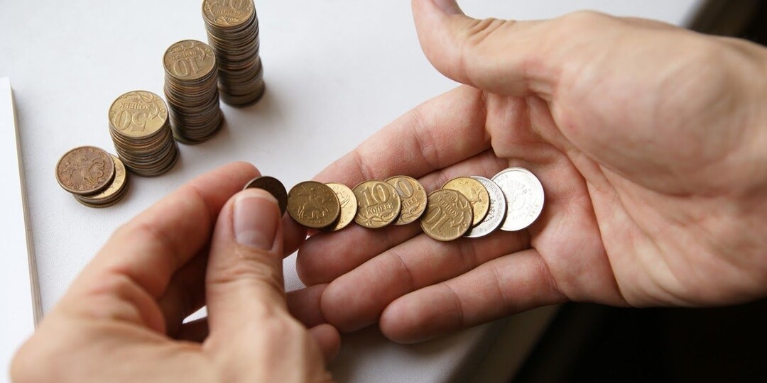 Россияне назвали порог бедности в 43 тысячи рублей