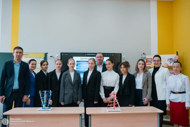    В Оренбуржье открыты две новые площадки проекта «Яндекс.Лицей» Андрей Севостьянов