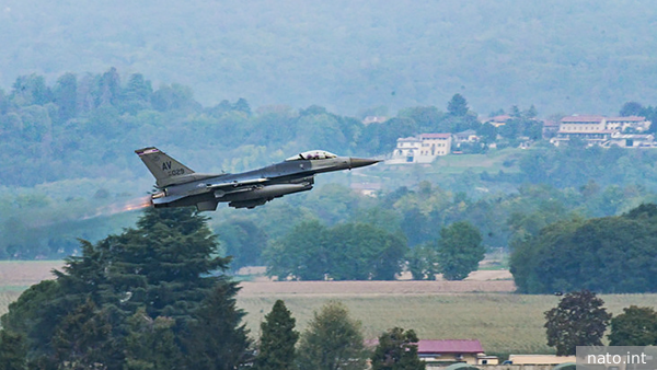     Фото: nato.int   
 Текст: Дмитрий Зубарев