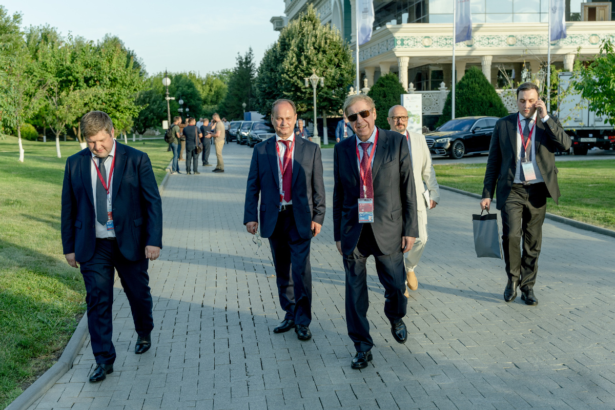 Михаил Сафарбекович Гуцериев в составе делегации на Кавказском инвестиционном форуме