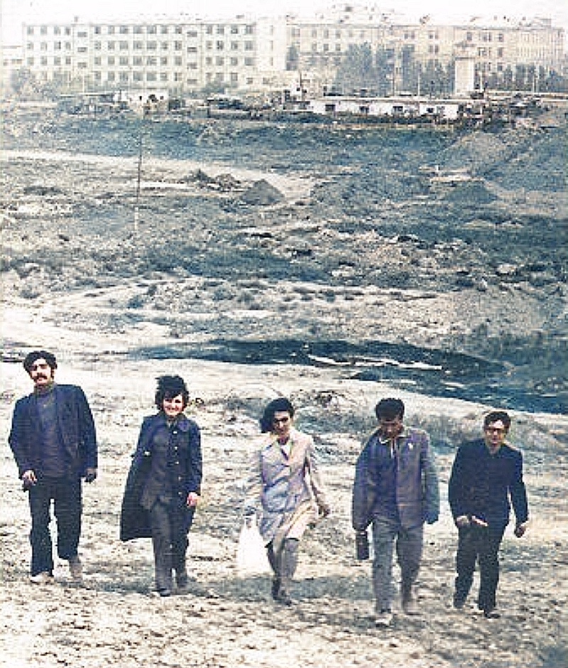 Место строительства завода "Азон (работники БСБК на субботнике)