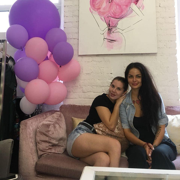 Так Юлия Пугаева и Кристина Рэй выглядели в 2018 году, когда шли съемки «Перезагрузки»