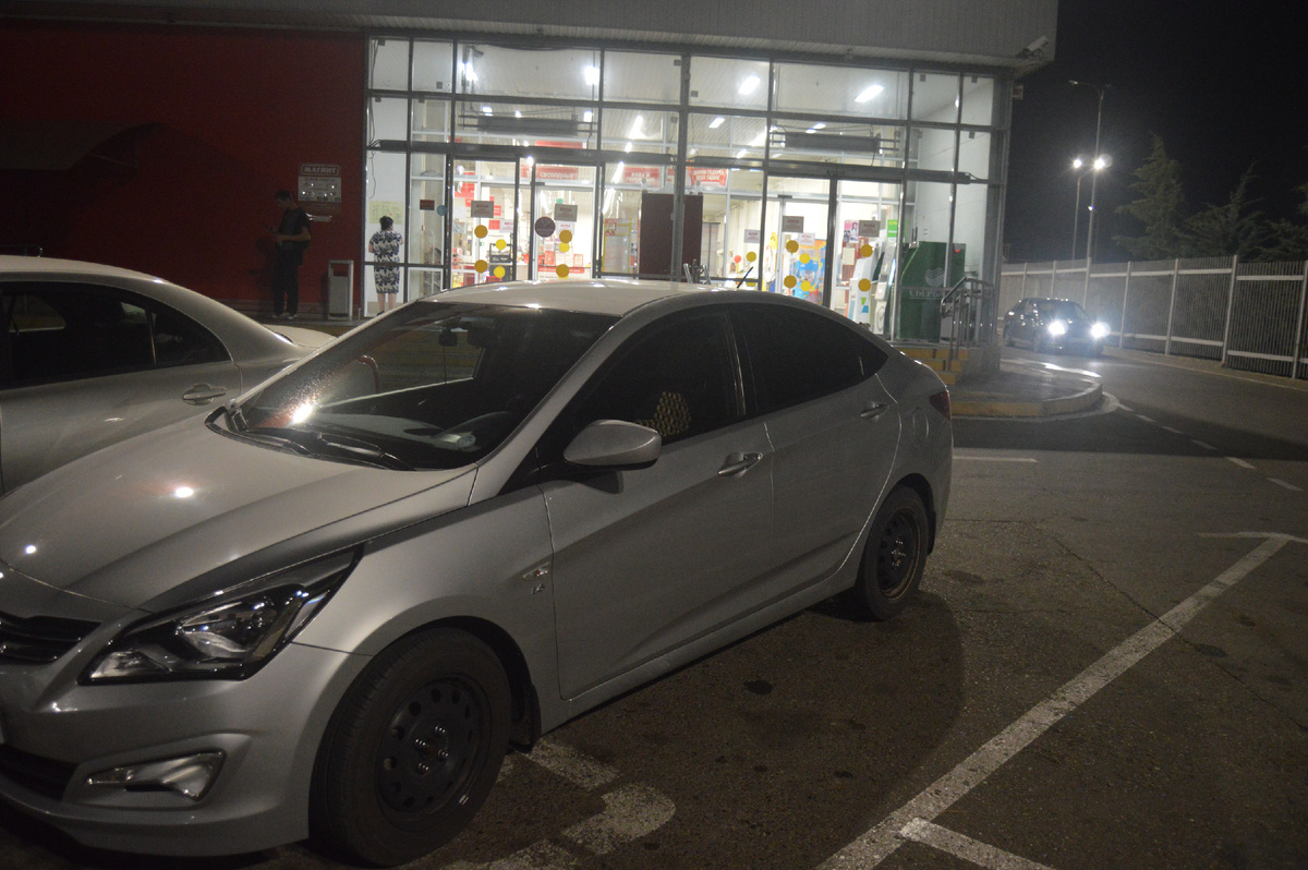 Фото автора. 09.10.2024. Ночной город, это вам не деревня. 