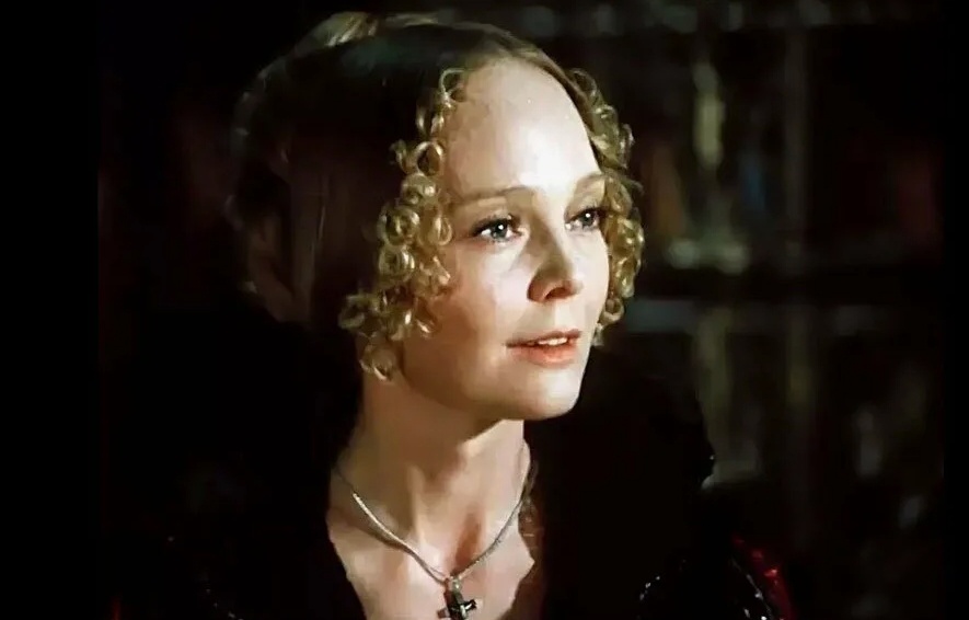 "Красное и белое"