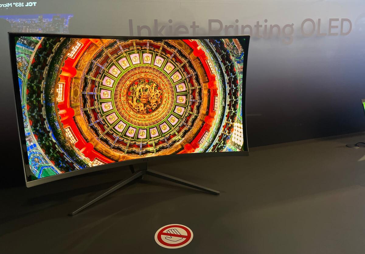 31-ДЮЙМОВЫЙ 4K OLED ПРОТОТИП КОМПАНИИ TCL CSOT