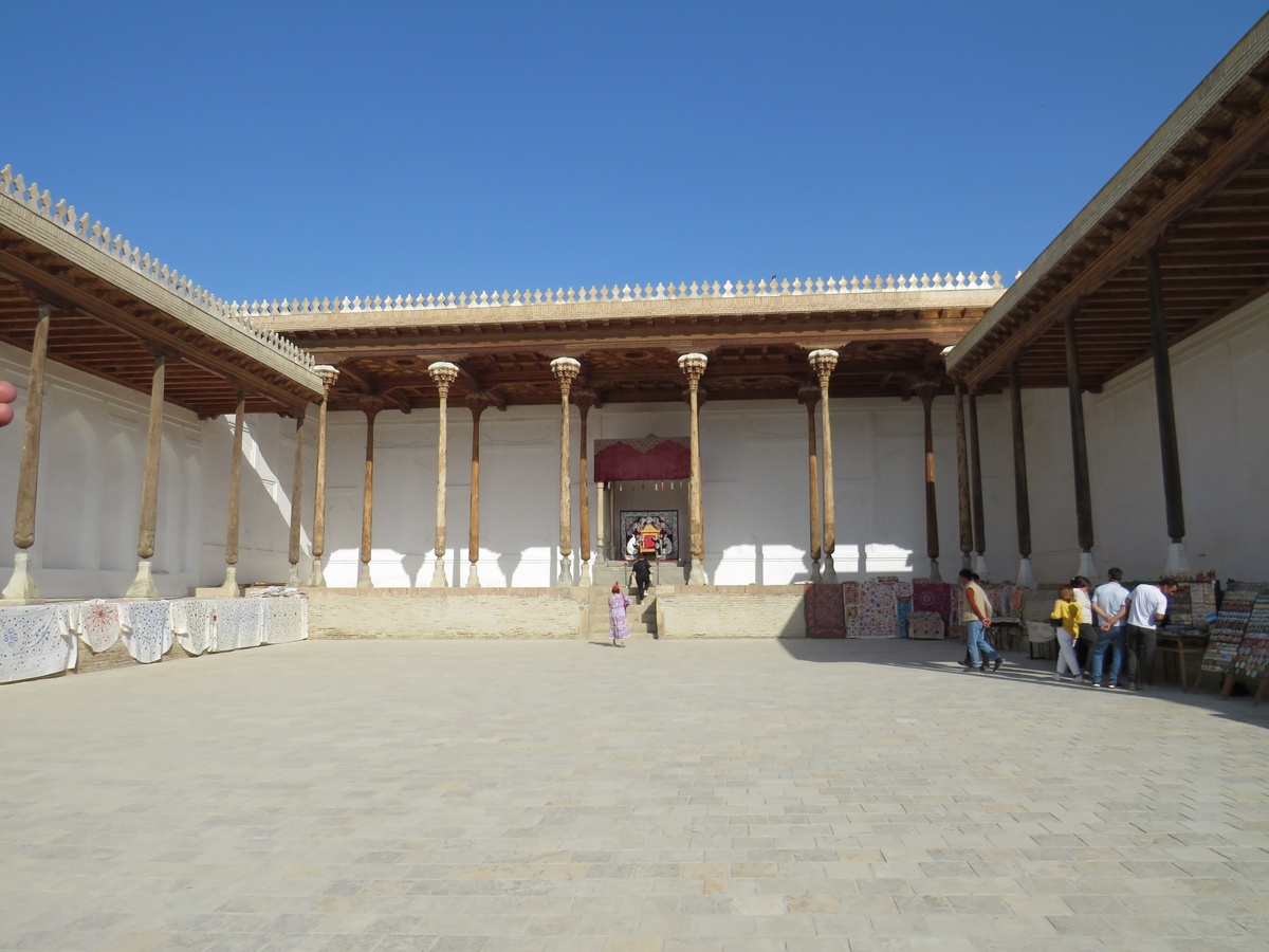 Коронационный зал крепости Арк в Бухаре