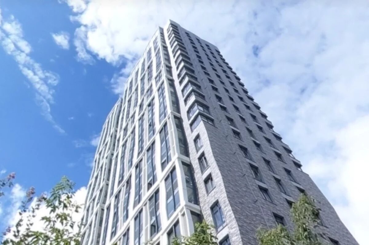    Мужчину обнаружили под окнами новостройки в Индустриальном районе