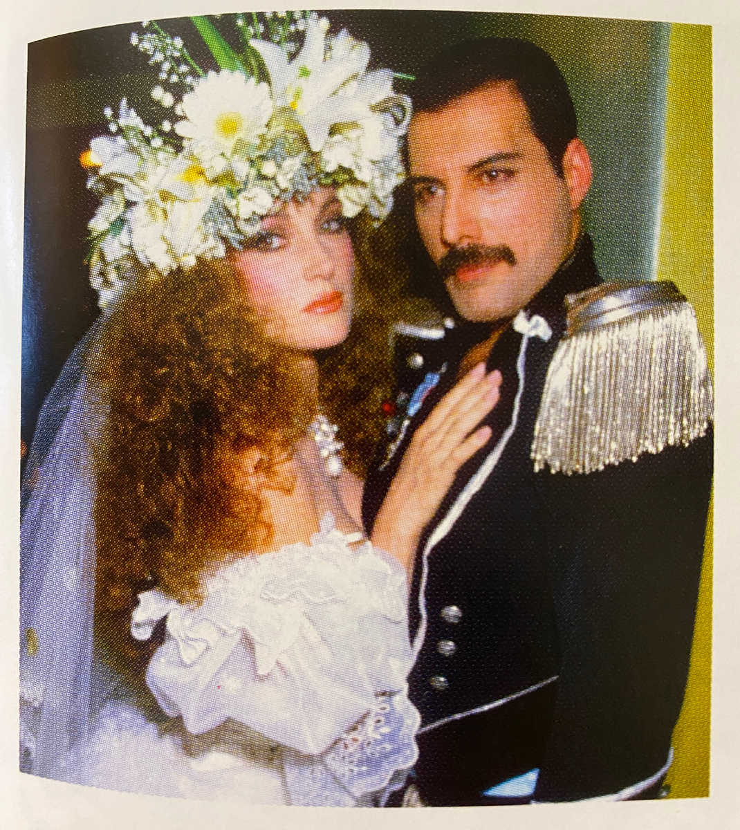 С актрисой Джейн Сеймур на благотворительном мероприятии Fashion Aid в Королевском Альберт-холле 5 ноября 1985 года