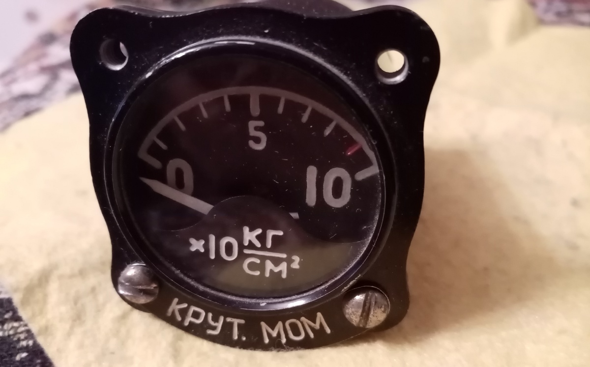 Указатель давления масла в ИКМ самолета Ан-24