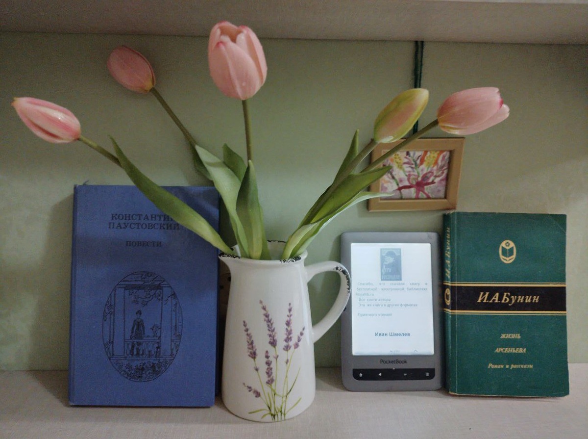 Три автобиографических книги. Одну- читать, вторую- дочитывать, третью-  перечитывать. Фото автора.