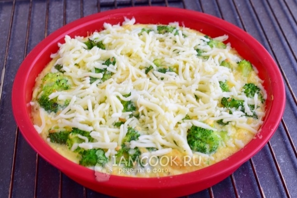 Брокколи запеченная с сыром рецепт. Сырный салат. Салат с яйцом и сыром. Салат посыпать тертым сыром. Салат посыпанный сыром.