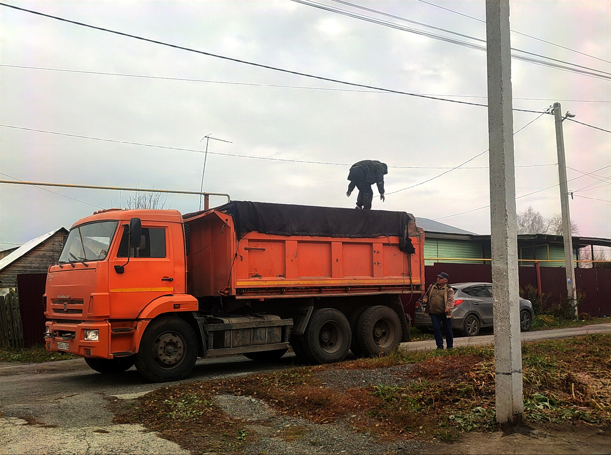 Вот этот камаз с нашей пшеницей