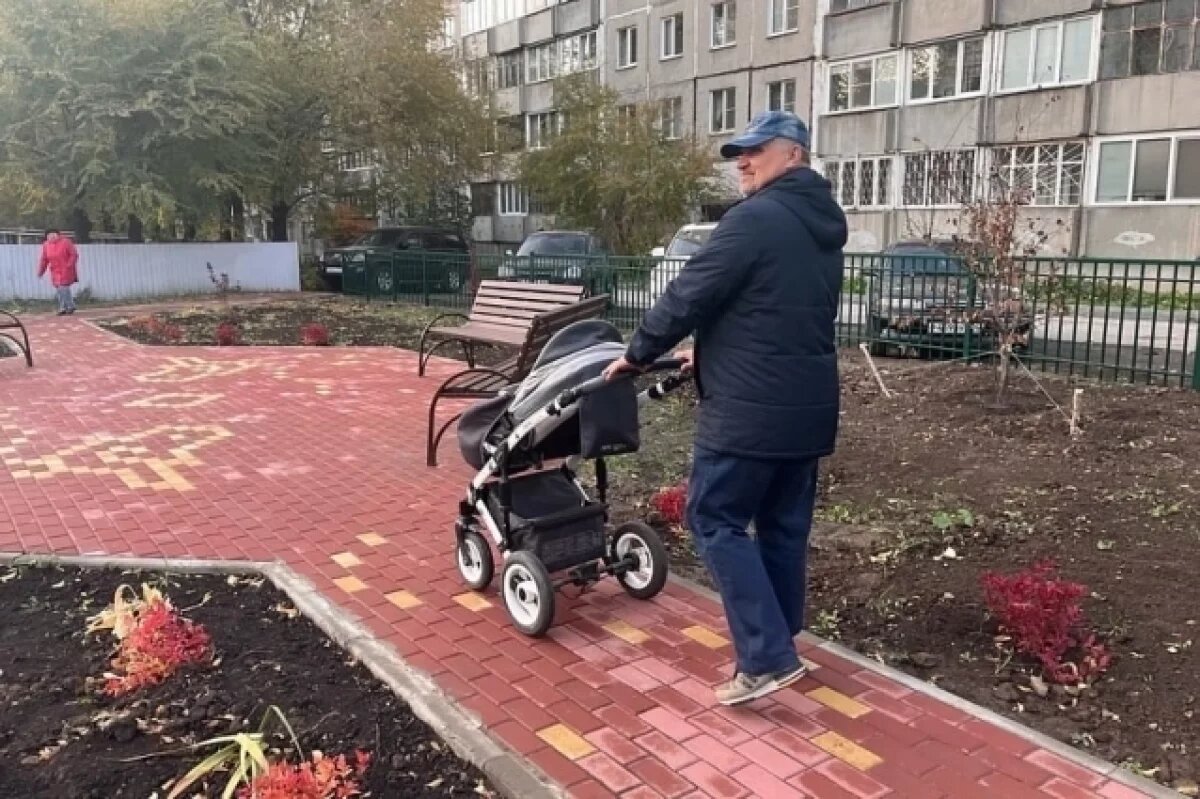    «Синичкин сквер» оформили в Октябрьском районе Новосибирска