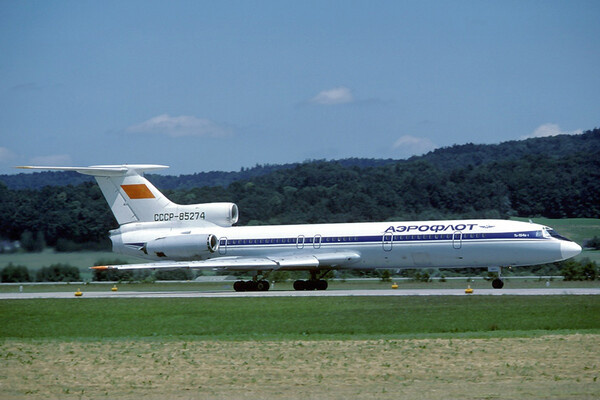    Самолет Ту-154Б-1, идентичный разбившемуся / Eduard Marmet/airliners.net