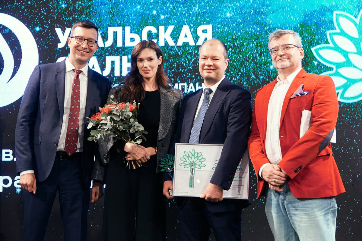 На фото: Антон Финогенов, директор по развитию городской среды АО «ДОМ.РФ», Марина Маленьких, учредитель фонда "Технология чуда", Денис Сафин, генеральный директор УК "Уральская Сталь", Валерий Федоров, генеральный директор ВЦИОМ.