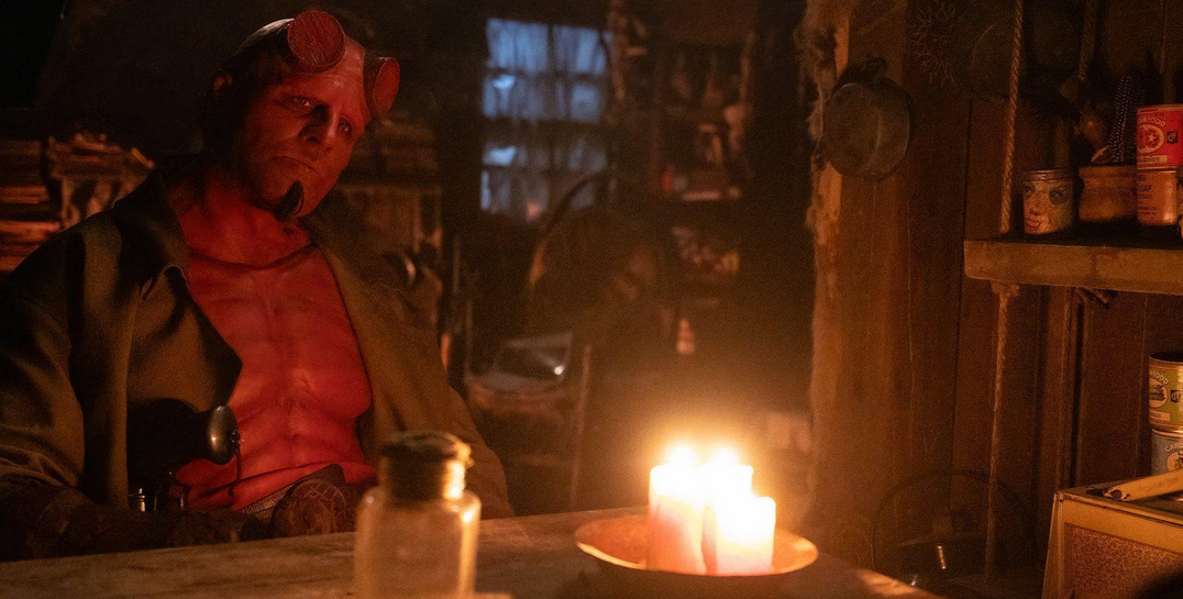 Кадр из "Хеллбой: Проклятие Горбуна". Взято с IMDB: https://www.imdb.com/title/tt26757462/mediaviewer/rm3614534401/