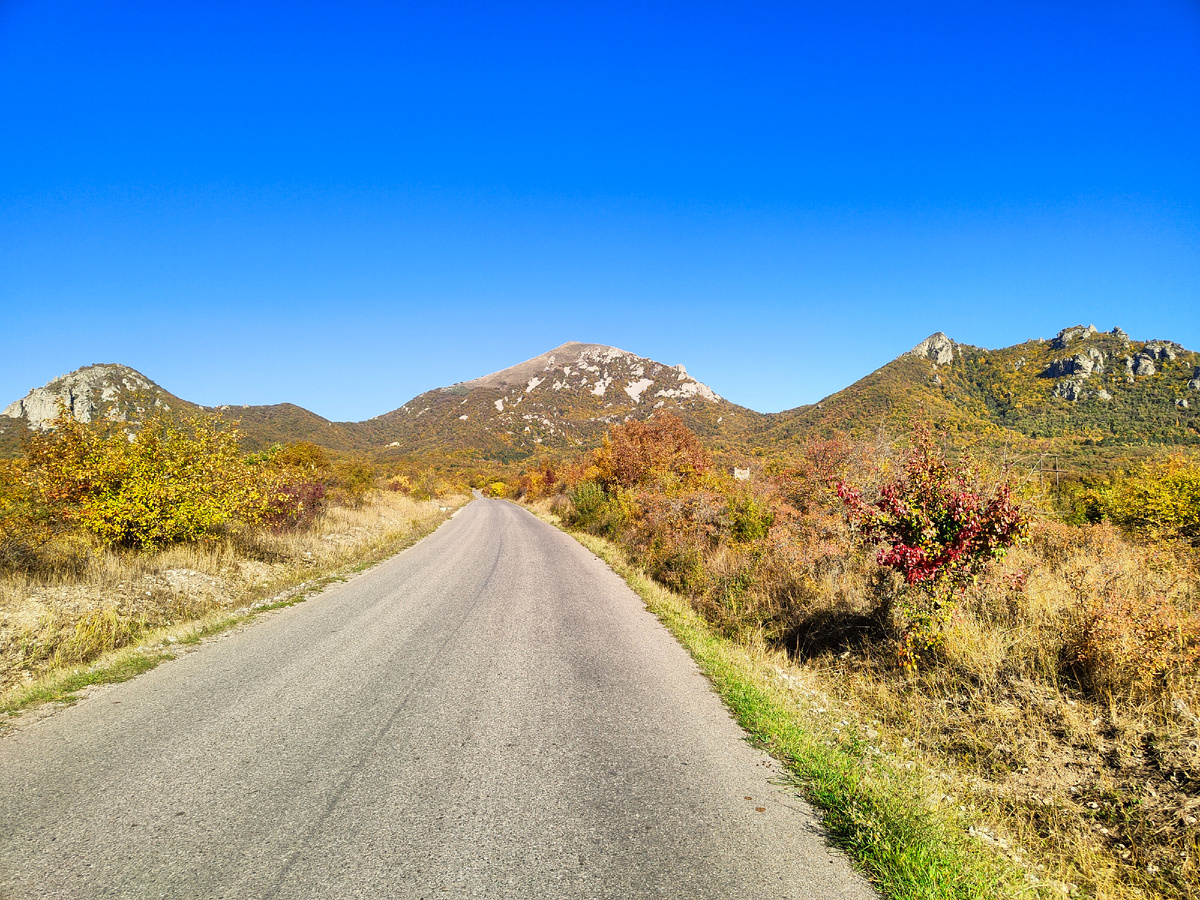 Гора Бештау со стороны Пятигорска (дорога от авторынка)