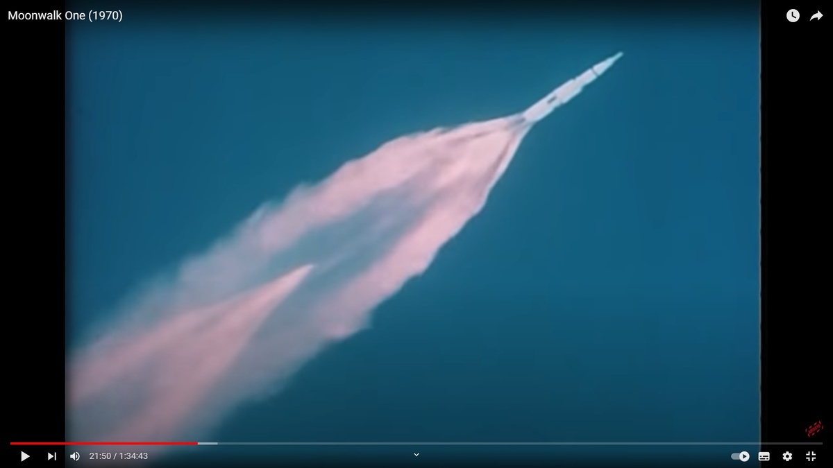 Конечно же, аналогичные огненные потоки  струились и с противоположной стороны корпуса ракеты.