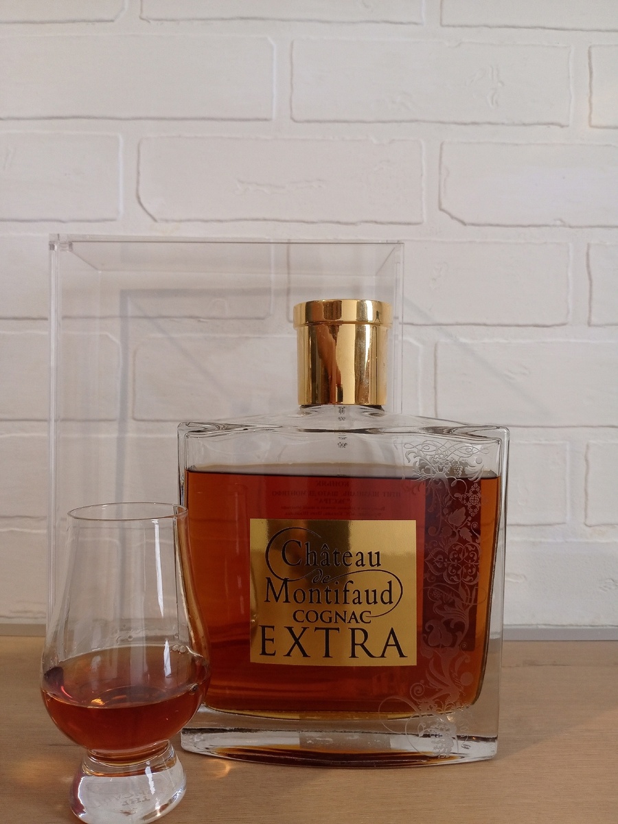 элегантный коньяк Шато дэ Мантифо Экстра