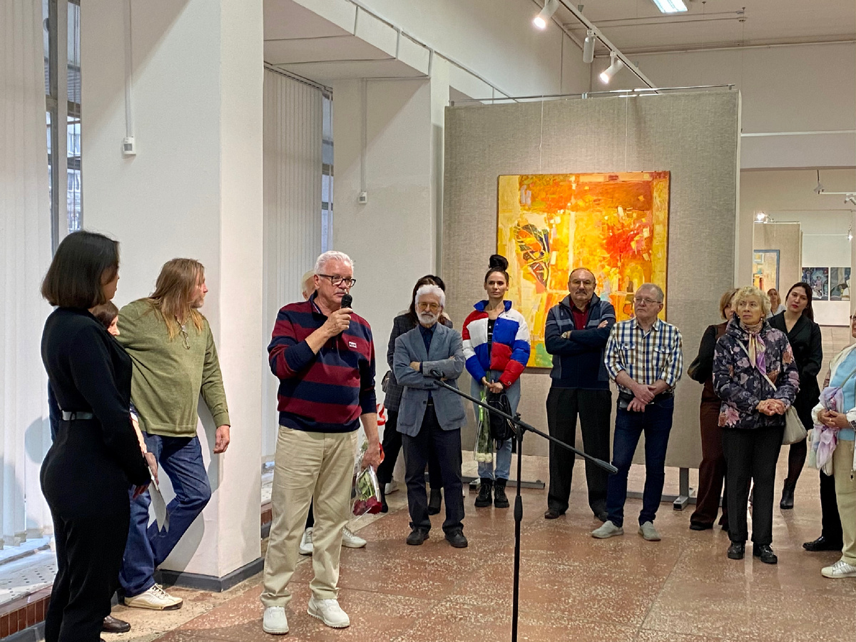 Анатолий Петров Выставочный зал 