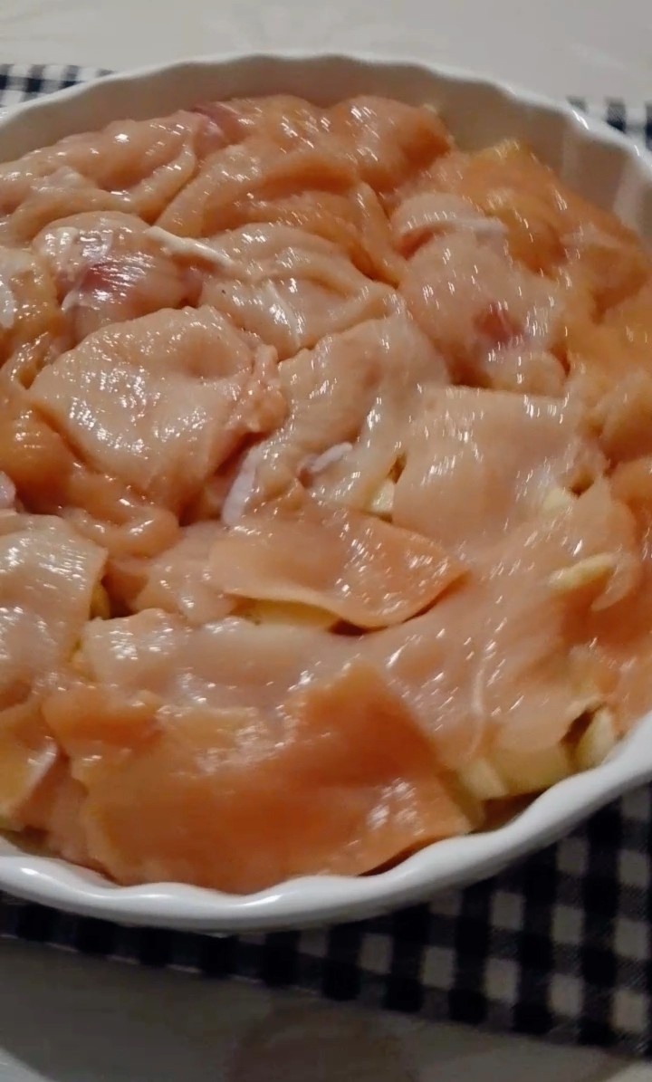 Куриное филе с картофелем.