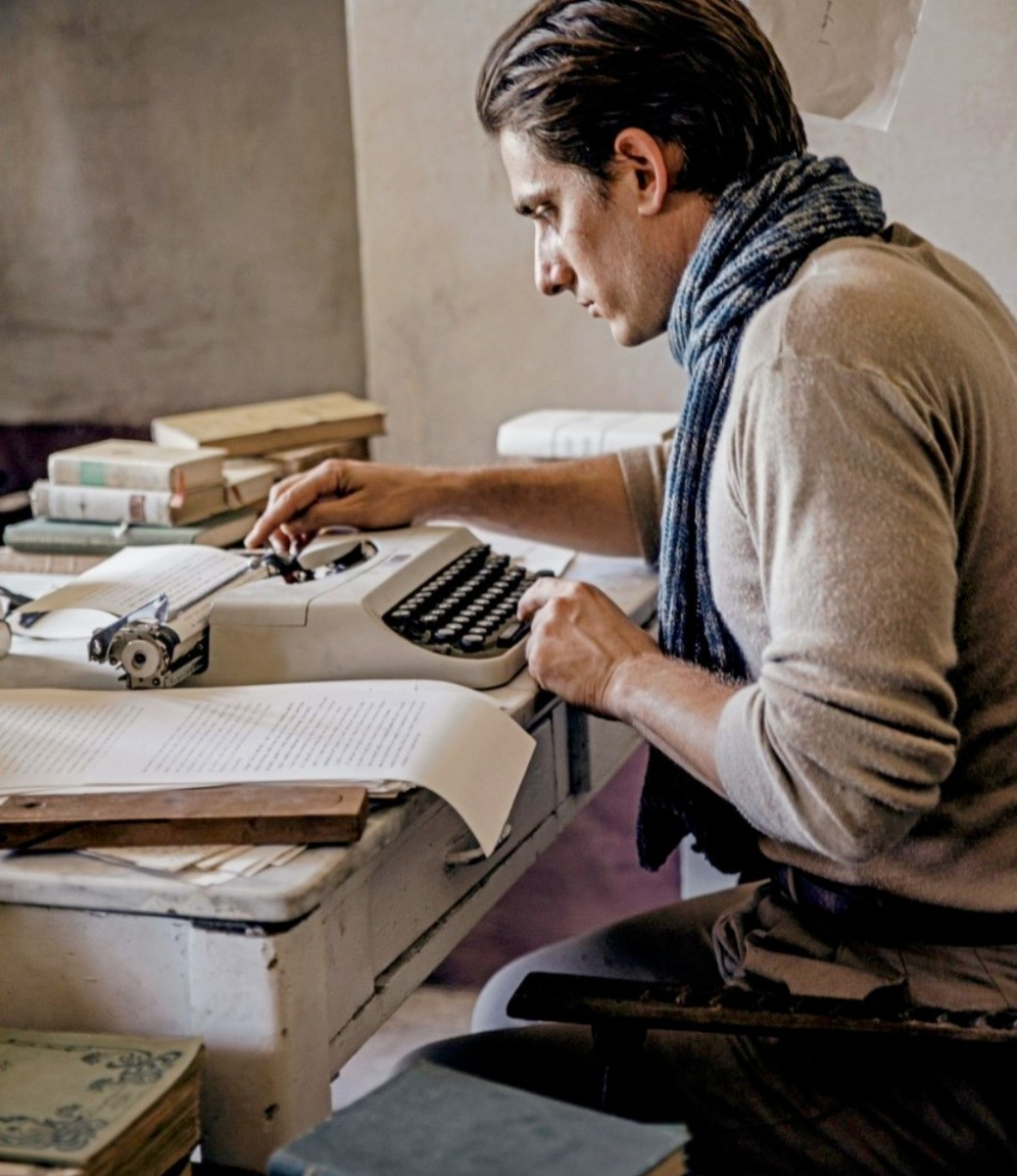 Кадр из фильма Пьетро Марчелло "Мартин Иден" (2019 г.).