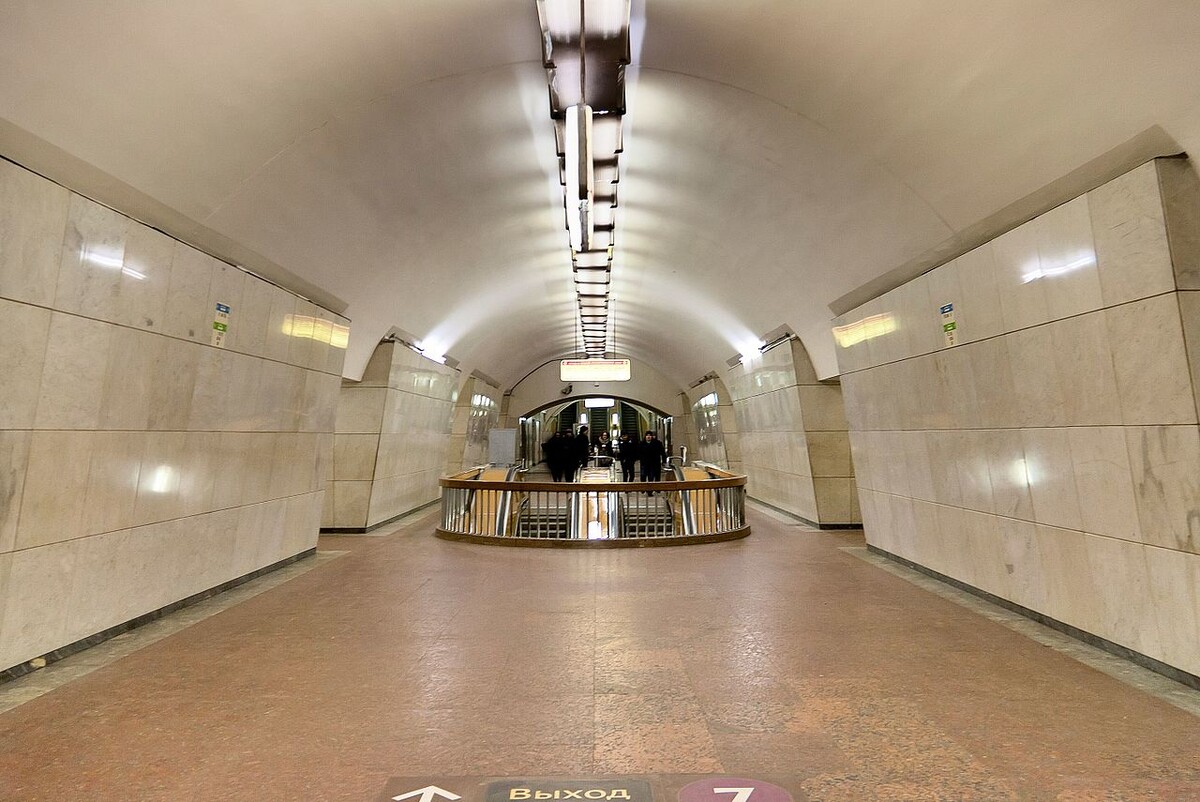 Метро лубянка выходы из метро на какие улицы