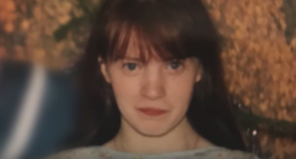 Юля ушла на рынок за семечками и пропала. Через 16 лет раздался звонок...