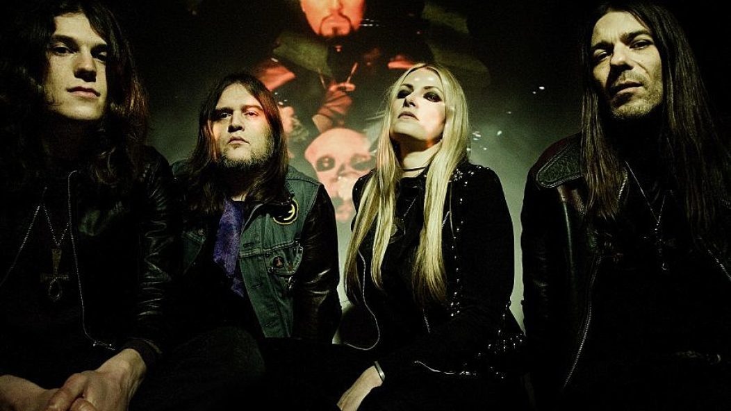 Electric Wizard — британская дум метал-группа, образованная в 1993 году в Дорсете, Англия, вокалистом и автором песен Джастином Оборном, и исполняющая дум-метал с элементами стоунер- и сладж-метала и текстами в основном оккультной тематики. Такие альбомы как Come My Fanatics... и Dopethrone считаются классическими в своём жанре