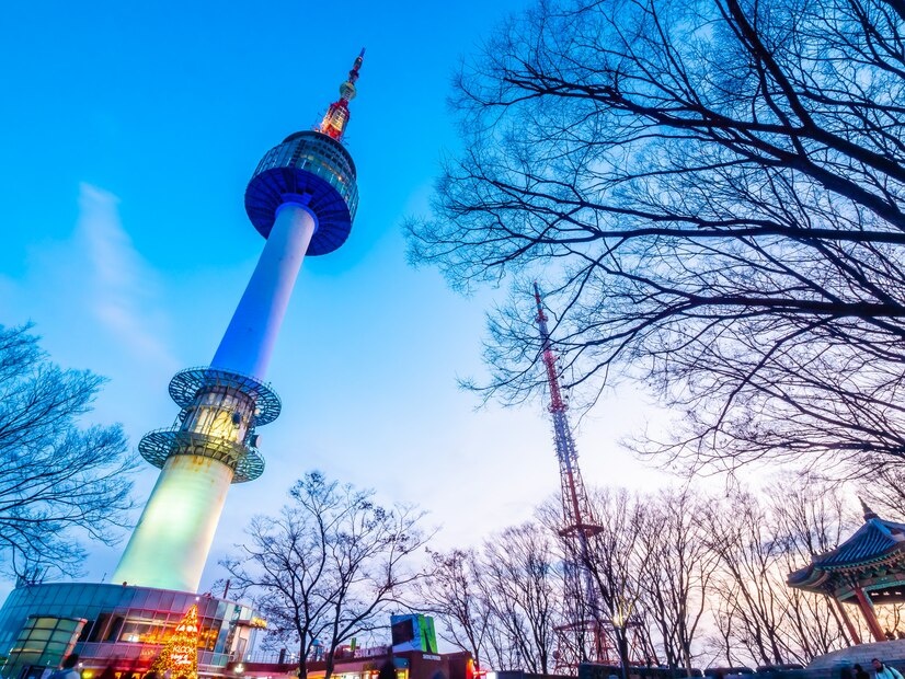 Источник: https://img.freepik.com/free-photo/beautiful-architecture-building-n-seoul-tower_74190-3162.jpg?t=st=1742240126~exp=1742243726~hmac=233c6b83dd1849841ce454193c1e030c1ce2d4fed7d72a7cf30caf90bc05e006&w=826