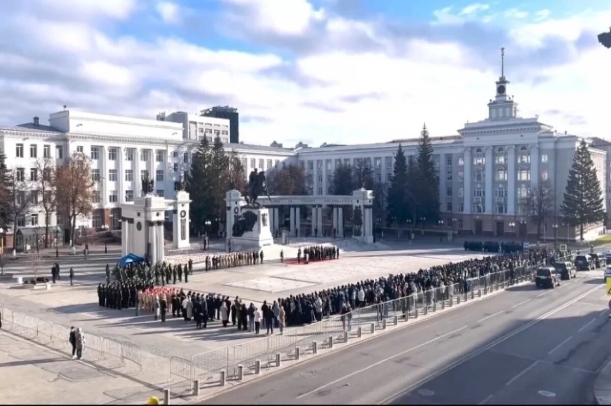    В День Республики в Уфе школьники стали «шаймуратовцами»