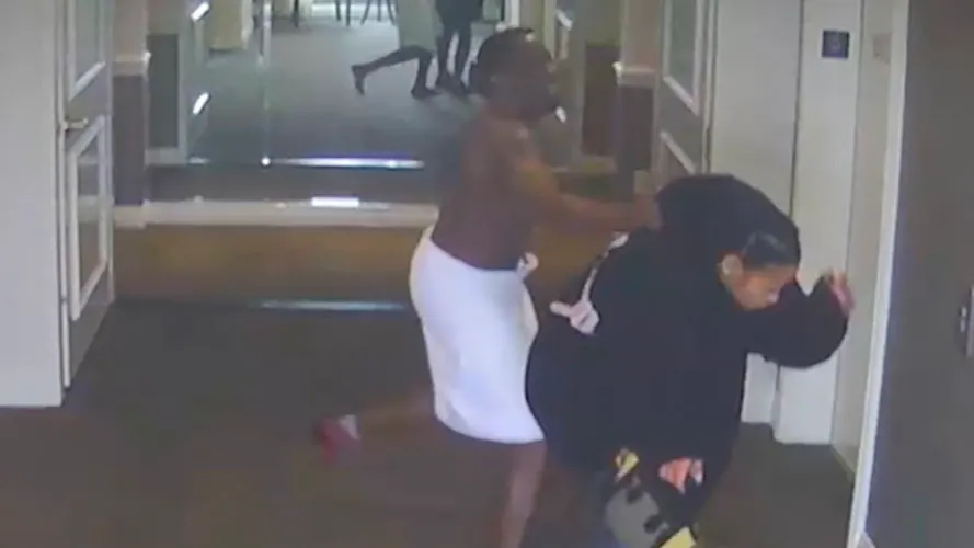 Момент из камер видеонаблюдения с отеля.