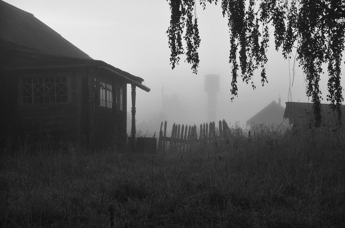 Деревня в рассказе. Иллюстрация. Источник: https://i.pinimg.com/originals/c6/fd/31/c6fd3160e61ba0156bce4568e9001170.jpg  