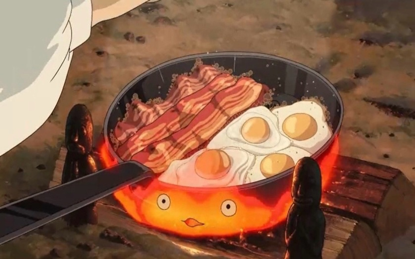  Огненный демон Кальцифер отказывался помогать готовить блюдо, пока Софи не пригрозила залить его водой. Фото: скриншот из аниме