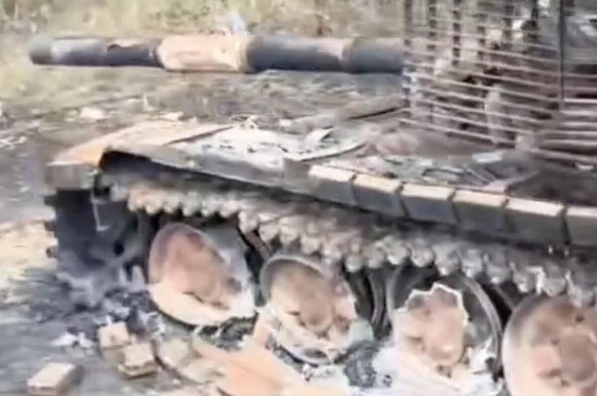    Подоляка: ВСУ дроном уничтожили свой танк в Курской области