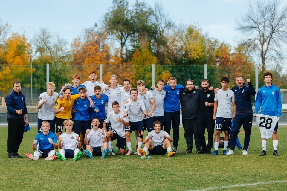    «КС»-2008, подопечные Александра Цыганкова и Дмитрия Маскаева, провели отличный сезон, уступив лишь однажды. Сайт ПФК "Крылья Советов"