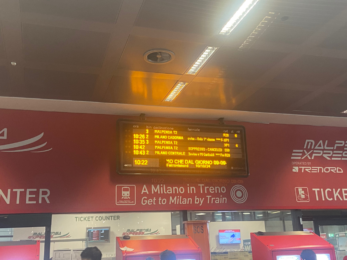 Табло с расписанием 