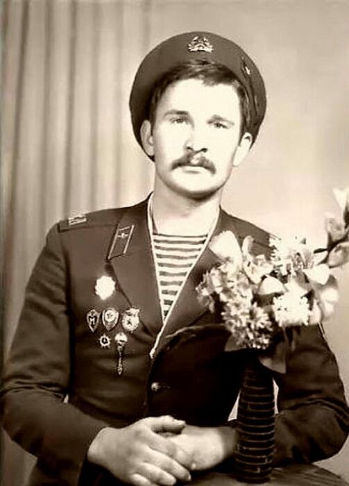Фёдор Добронравов во время службы в армии / Фото: www.yaplakal.com 