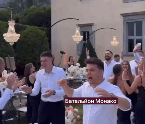 ТЕПЕРЬ МАКСИМ ГАЛКИН* ВЫПЛЯСЫВАЕТ НА СВАДЬБАХ УКРАИНСКИХ ОЛИГАРХОВ.GIF TГ-КАНАЛ DRUGOEETO