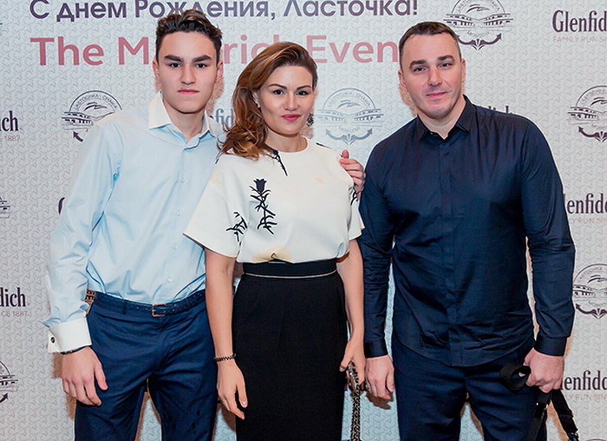 Кирилл Андреев с женой Лолитой