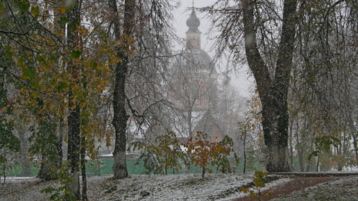 Первый снег в усадьбе Белкино 14 октября 2007 года