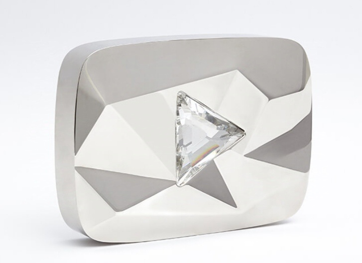 Скоро будет готов и все смогут её одевать.