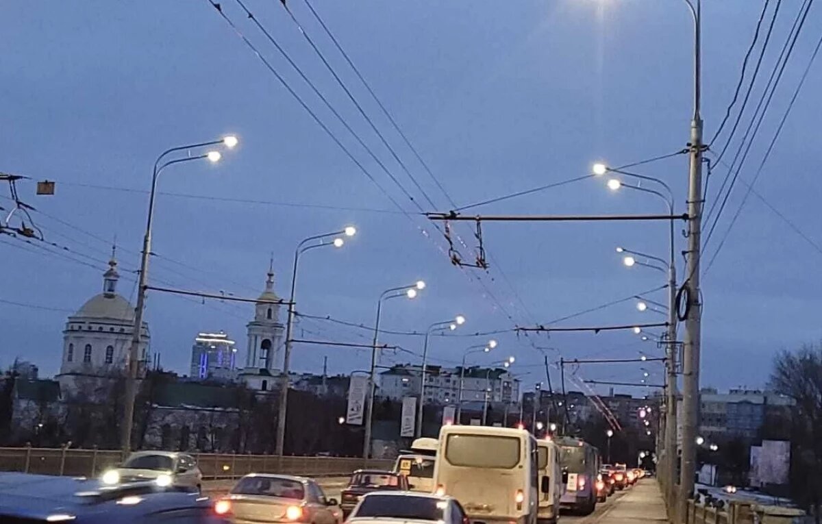    Довели мосты.