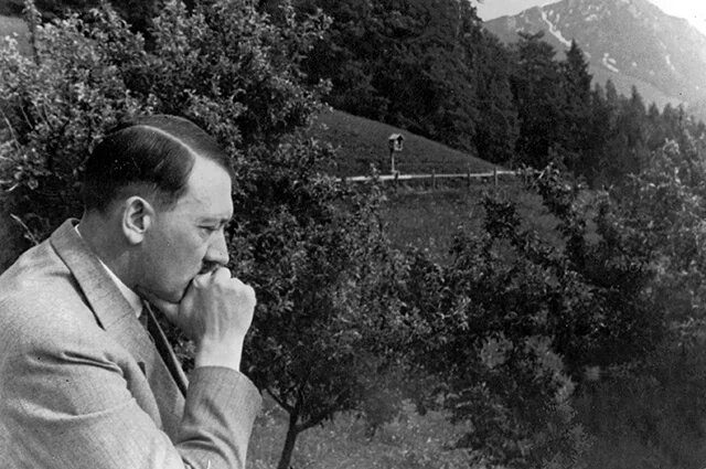    Почему гитлеровскую Германию называли Третий рейх?