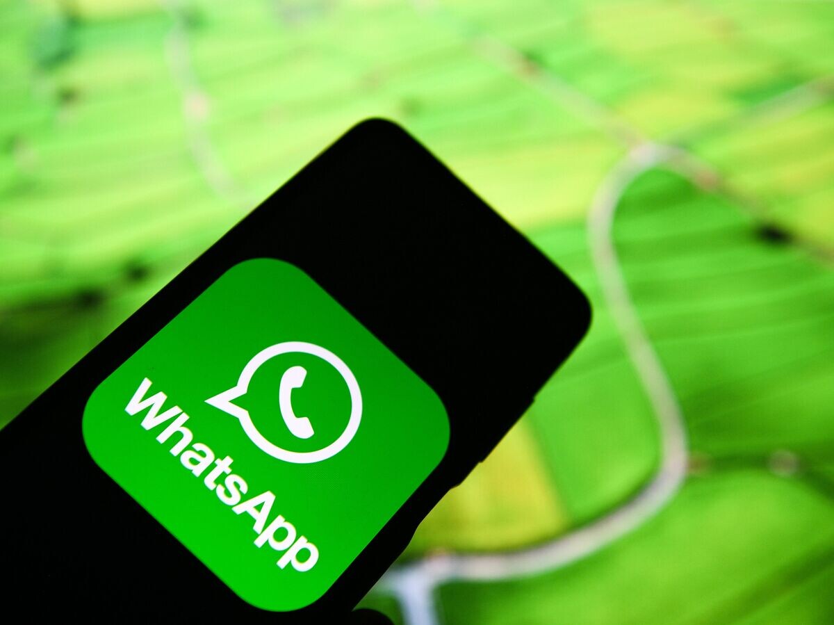    Приложение мессенджера WhatsApp на экране смартфона© РИА Новости . Рамиль Ситдиков