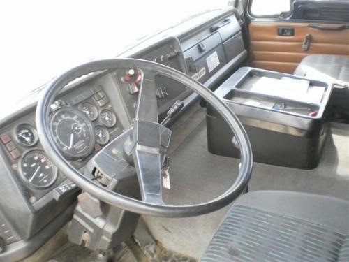 Кабина LIAZ-100. Источник фото: drive2.ru