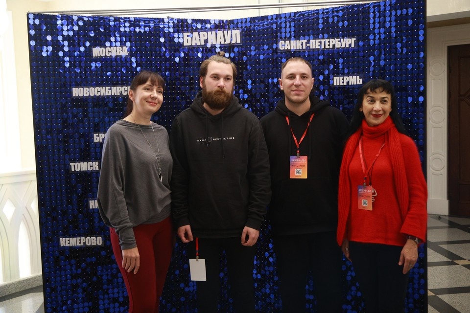    Открытие фестиваля «Зазеркалье» в Барнауле Олег УКЛАДОВ