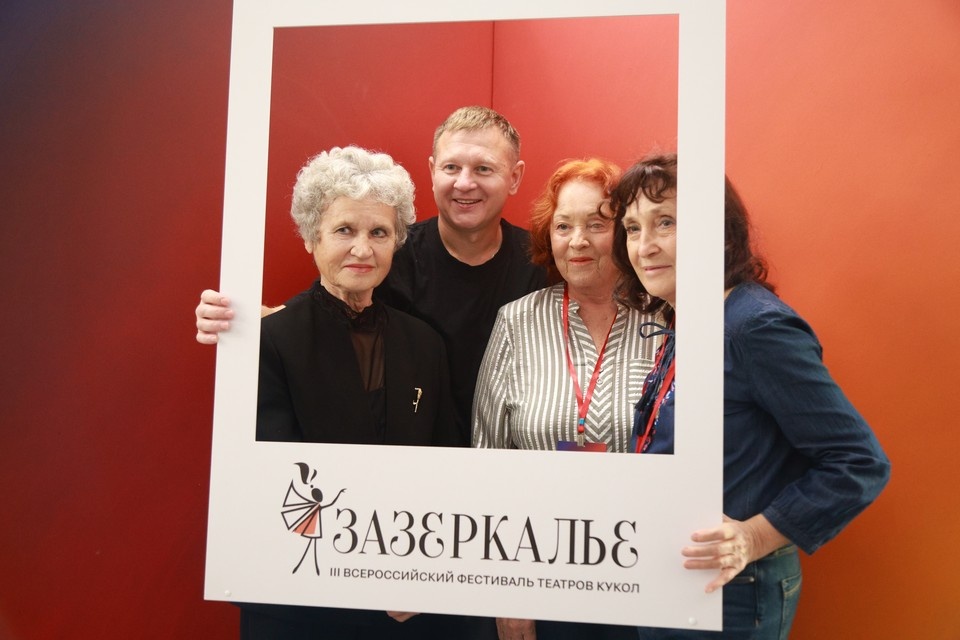    Открытие фестиваля «Зазеркалье» в Барнауле Олег УКЛАДОВ