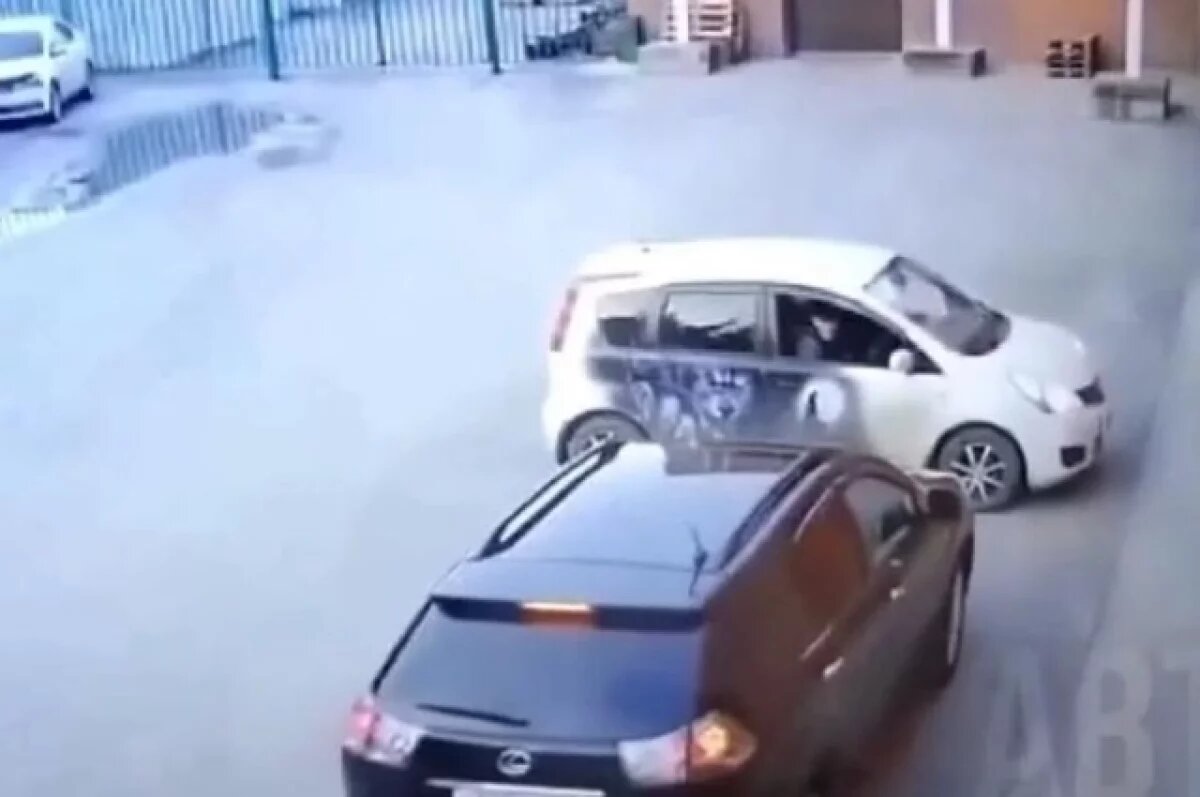    Новосибирец на Lexus пытался проучить соседа по потоку и сам устроил ДТП