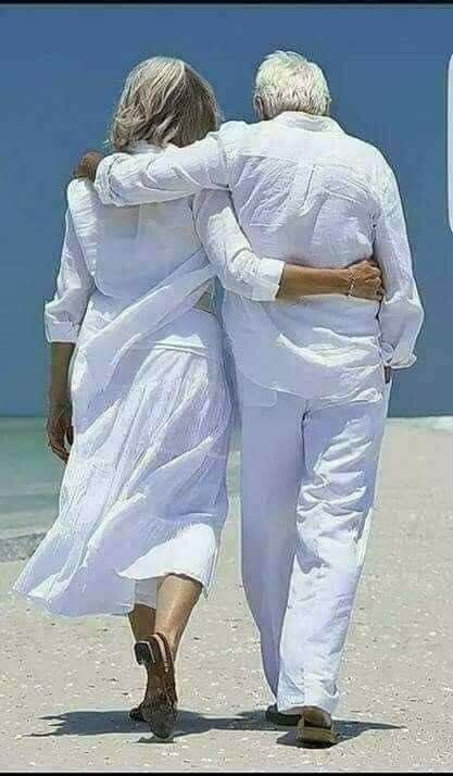 Любовь в любом возрасте или игрища для социума?